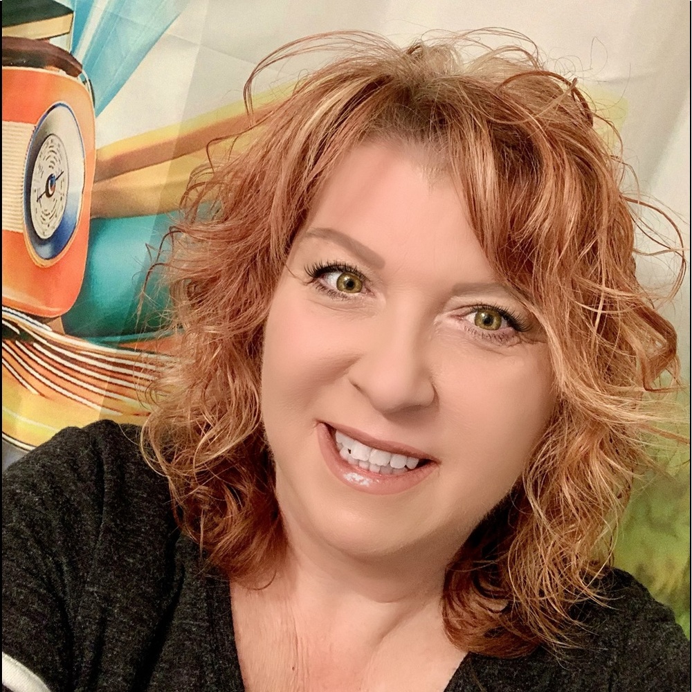 Meet your Posher, Monica